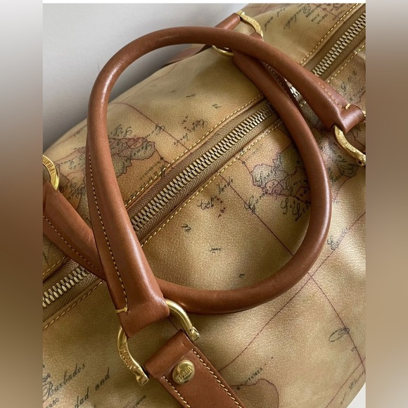 Alviero Martini Tavel Bag - Picture 3 of 14